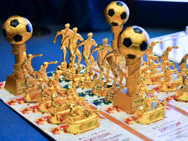 Итоги сезона-2025: футболисты Котельников трижды вошли в тройку сильнейших Первенства Люберец