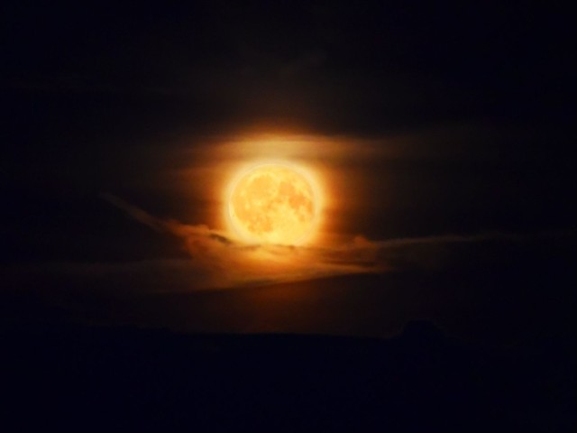 Магнитные бури 28 декабря 2025: прогноз, сила, влияние и как обезопаситься от солнечной активности