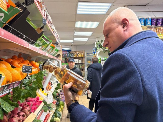 Просрочка и отсутствие ценников: какие еще нарушения выявили правоохранительные органы в торговых точках Котельников