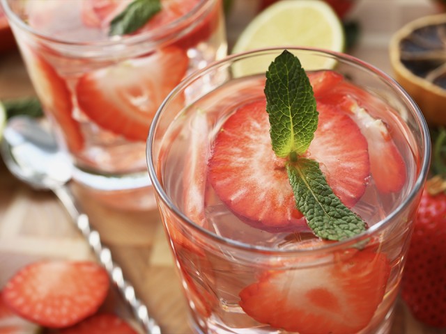 Без градуса, но с настроением: лучшие безалкогольные коктейли для Новогодней ночи