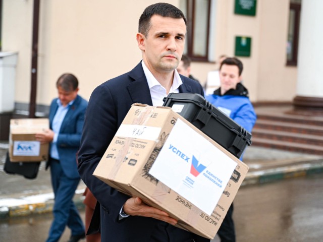 Спальные мешки и сладости: предновогоднюю гуманитарную помощь отправили военнослужащим из Ленинского округа