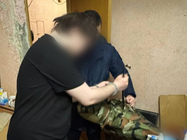 «Ударил ножом в спину»: за что 18-летний парень зарезал пожилого родственника