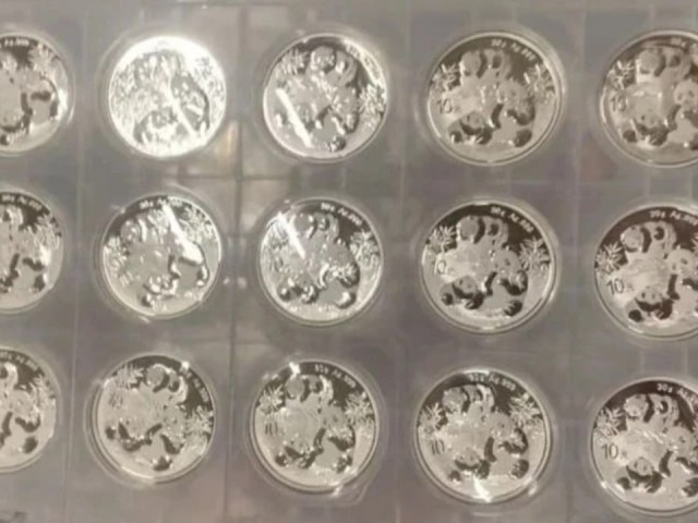 Экспонаты в коллекцию: что нашли таможенники в багаже у иностранца в Шереметьево