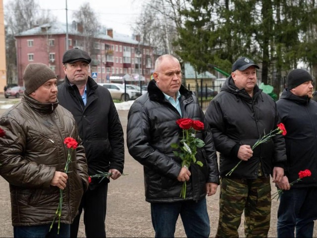 Сертификаты в «Альпака Парк» и медали Суворова: как поддержали семьи участников СВО в Талдомском округе