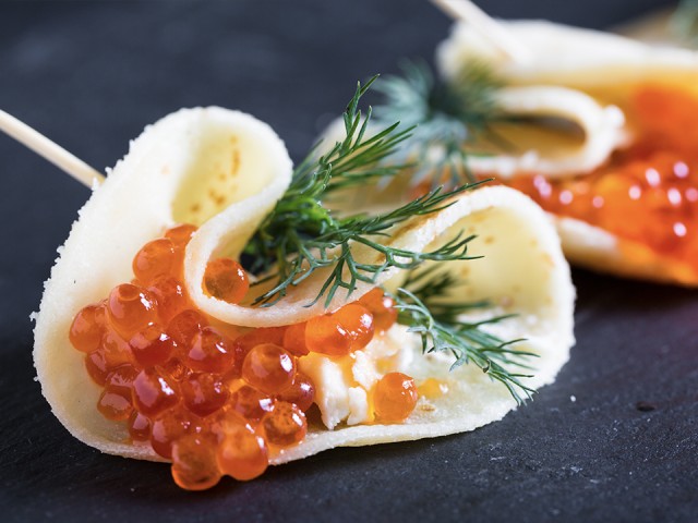 Не хлебом единым: фуршетный мастер из Подольска поделилась тремя оригинальными способами подачи красной икры