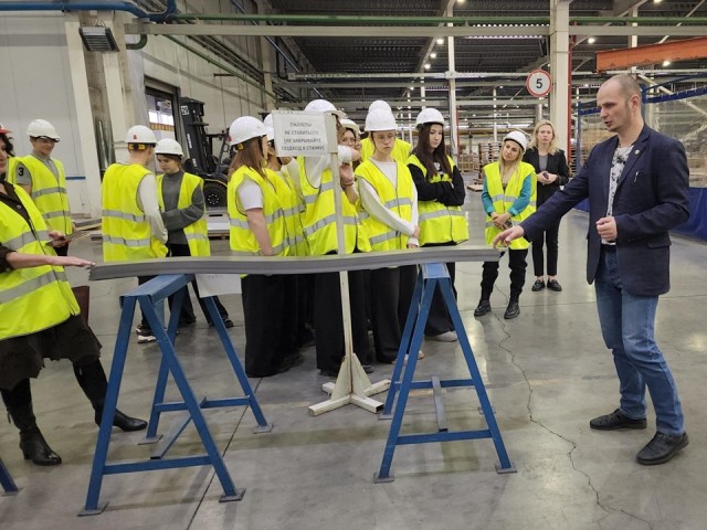 Как делают лифты: старшеклассники Серпухова побывали на заводе