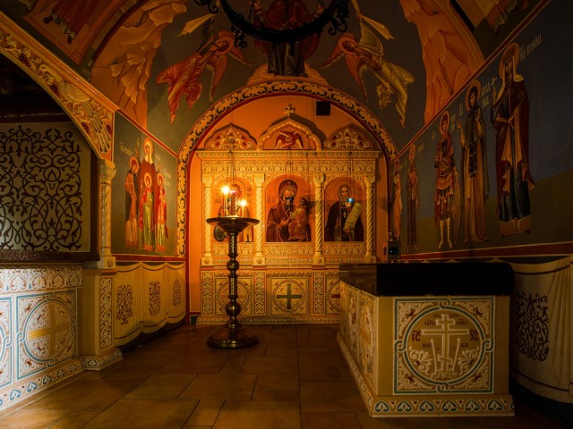 Церковный праздник и народный запрет 23 декабря 2025: чем опасны чужие очки и посуда