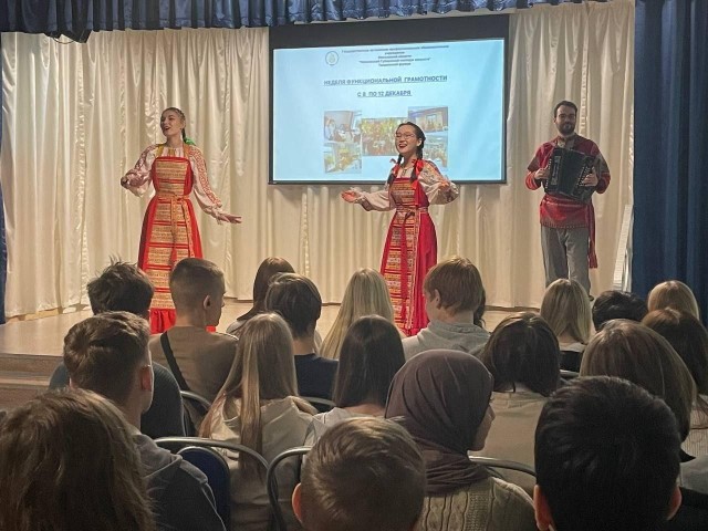 От школьной парты к миру творчества: в Талдоме прошла встреча школьников с будущими артистами