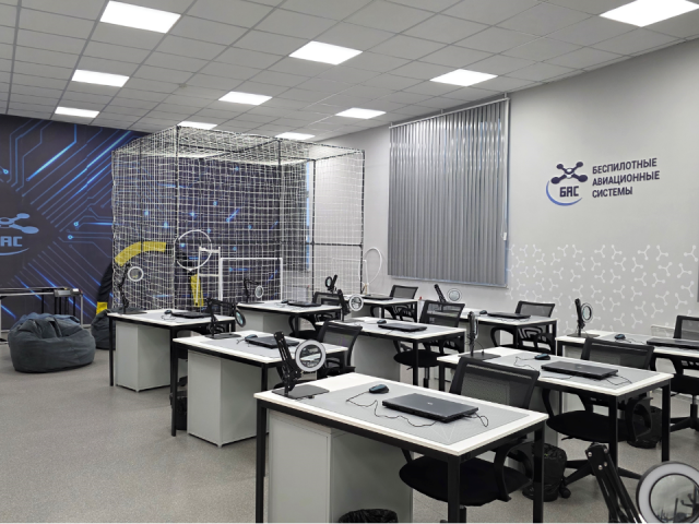 Новые технологии приходят в школы: детей в «Мозаике» обучают проектированию и пилотированию беспилотников