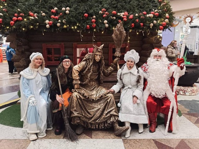 Детям пришлось «спасать праздник»: что устроили артисты из Котельников в центре Москвы