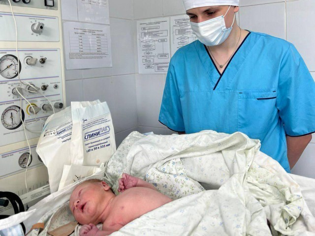 Счет в пользу девочек: что стоит за статистикой ногинского роддома в контексте господдержки материнства