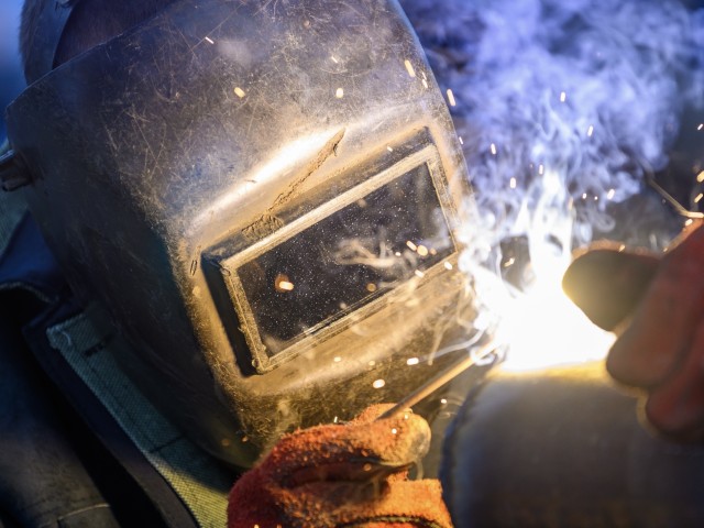 Получить профессию — в два раза дешевле: кому положена новая мера соцподдержки