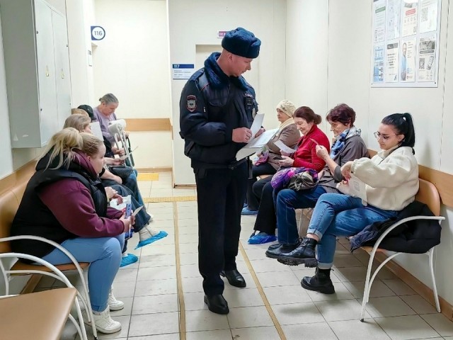 «Стоп, мошенник!»: жителям Луховиц рассказали, как уберечься от преступников