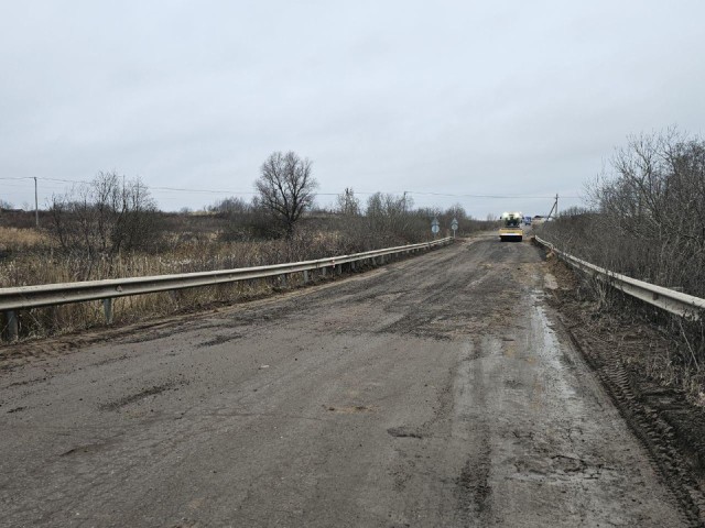 Движение по трассе под Клином открыли после ночного провала дороги