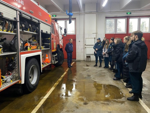 От теории к практике: как студенты Щелковского колледжа прикоснулись к огненной профессии