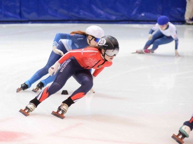 Клинские конькобежки взяли медали и стали кандидатами в мастера спорта