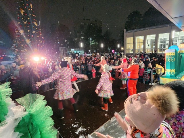 Зимняя сказка ожила на праздничном зажжении новогодних огней в Протвине