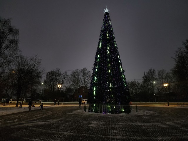 Яркие огни праздника украсили Старую Купавну к Новому году