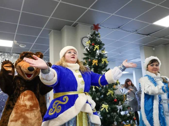 Дети особой заботы получили подарки от Деда Мороза на празднике «Елка желаний»