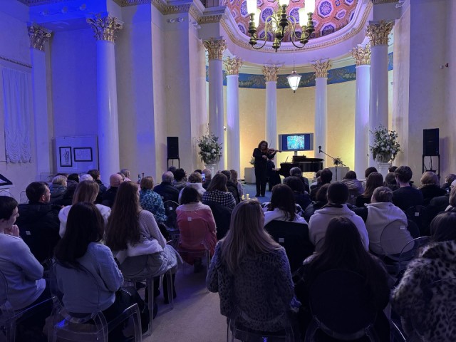 Музыка и живопись в снежном обрамлении: как «Архангельском» готовятся встречать Рождество