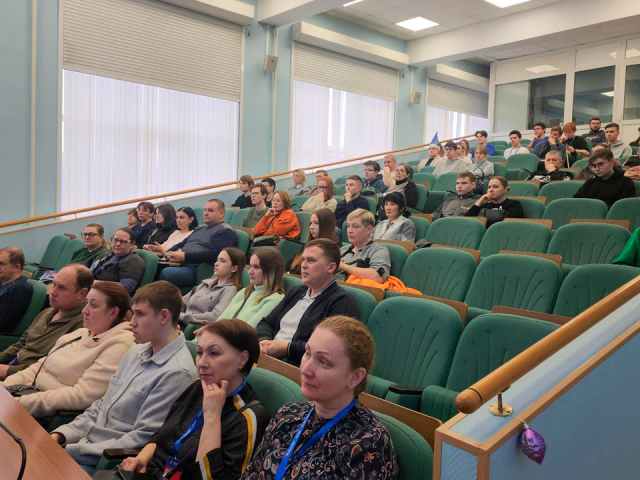 Будущие студенты попробовали себя в профессиях на Дне открытых дверей университета