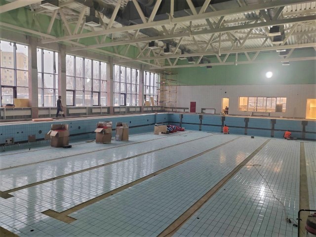 Два бассейна, тренажерный зал и даже кафе: в Лобне завершается строительство нового ФОКа — когда открытие?