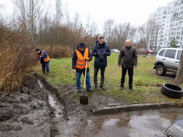 В Ликино-Дулеве устранили подтопление парковки