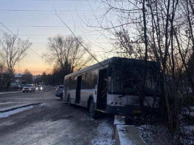Автобус против отбойника: что известно о ДТП с рейсовым транспортом в Ногинске