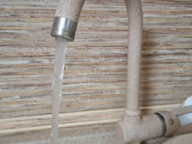 Засор канализации в поселке Измайлово устранят к 18:00