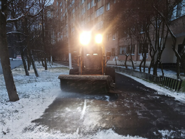 В Красногорске снег не стал помехой: коммунальные службы работают круглосуточно