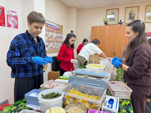 Жители села Спасс собрали сотни сухпайков и окопных свечей для участников СВО