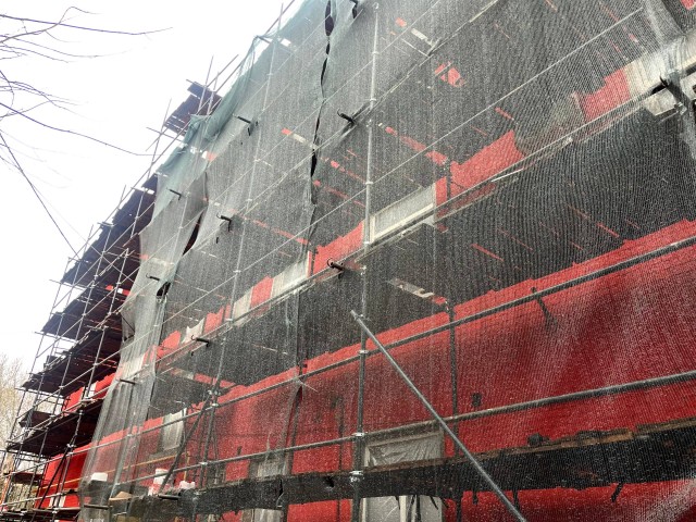 Обновление фасадов и подъездов завершается в городе