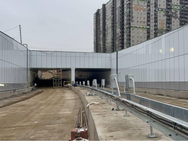 Строители завершили монтаж внутренней отделки тоннеля на новом участке Путилковского шоссе