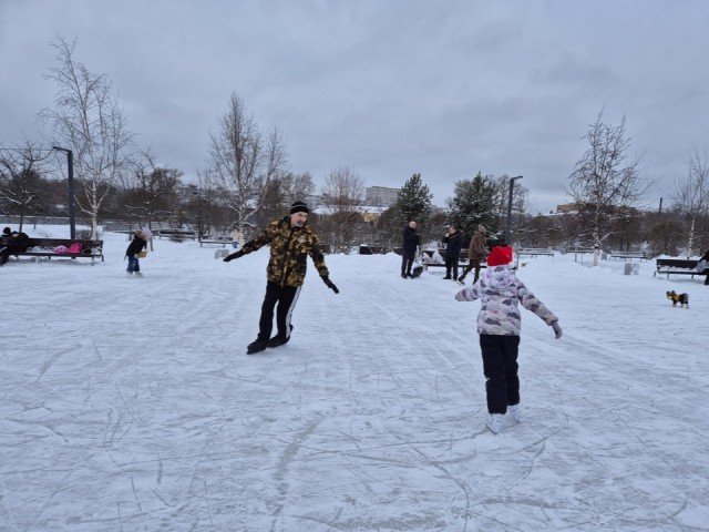 В Парке Победы Орехово-Зуева открыли бесплатный каток