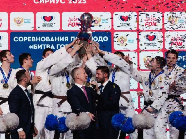 «Все Подмосковье гордится»: губернатор поздравил дзюдоистов из Щелкова с победой