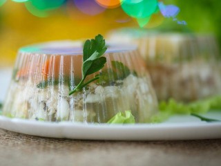 Здоровый праздник: эндокринолог рассказала, что поставить на новогодний стол