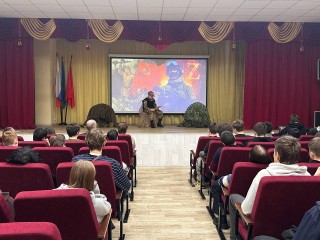 Урок мужества «Дух поколений»: в Одинцовском техникуме поговорили о долге, чести и выборе добра