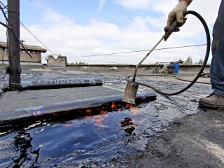 Погода лютует, но ремонт будет: что ждет дом на Орджоникидзе