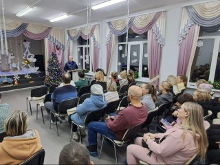 Чтобы праздник не обернулся бедой: какие сезонные риски детально разобрали спасатели с жителями Шаховского округа