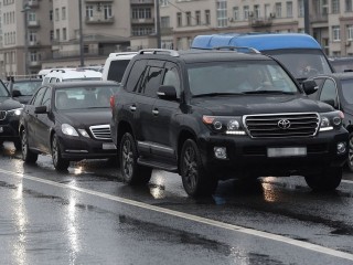 Тише едешь — дальше будешь: что творится на дорогах Подмосковья вечером в среду