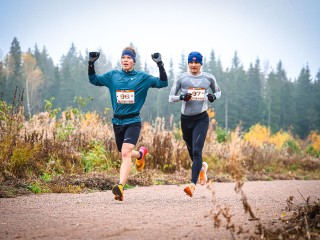 Финальный забег сезона объединил 40 человек на беговой тропе парка в Солнечногорске