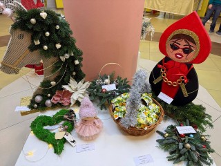 Вместо гаджетов — лобзики: как в «Созвездии» ковали новогодние чудеса