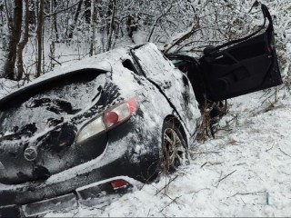 Отключить аккумулятор и вынести на щите: как спасатели помогали при ДТП на трассе Радонеж