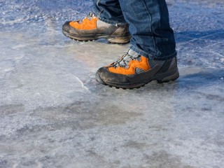 Смертельно опасно: любителям экстрима из Дмитрова напомнили последствия выхода на тонкий лед