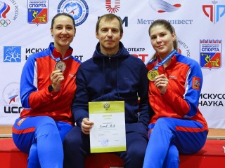 Бой между своими: чем закончился поединок двух подмосковных фехтовальщиц в финале Кубка России