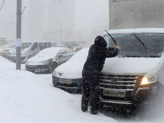 Инспекторы рассказали, как подготовить автомобиль к аномальной метели