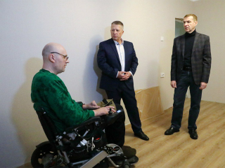 Глава Долгопрудного лично навестил ветерана СВО, награжденного Орденом Мужества