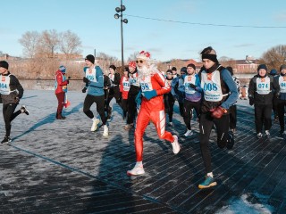 Спортсмены отметят приближающийся Новый год на беговой дорожке в Парке Победы