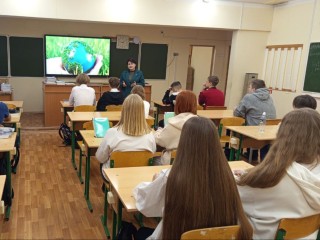 Как беречь природу и экономить: рошальским школьникам провели урок экологии
