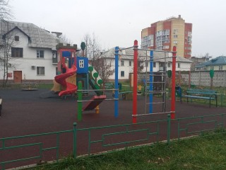 Предприниматели помогли оборудовать детскую площадку в Новых Домах